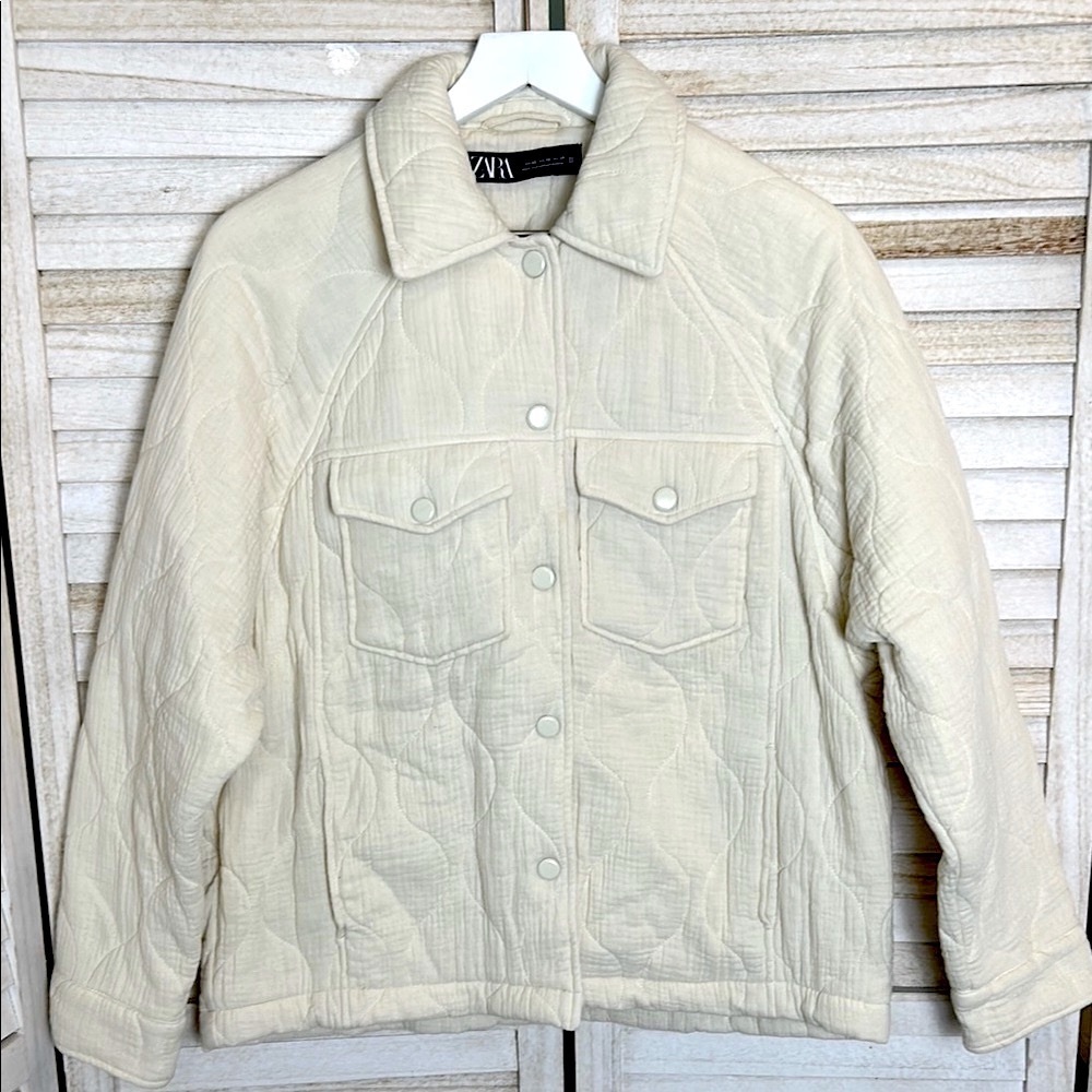 Zara Women's Oversized Quilted Jacket / Coat. Size XS